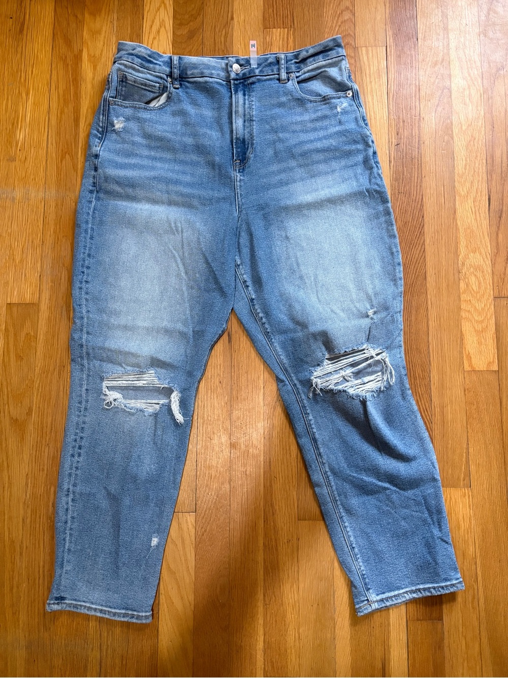 American Eagle Outfitters Light Blue Distressed Boyfriend Jeans